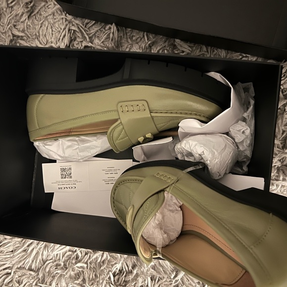 Coach Leah loafer color: moss size: 6.5 - Picture 4 of 8